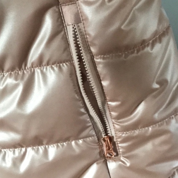 Vest - Picture 3 of 5